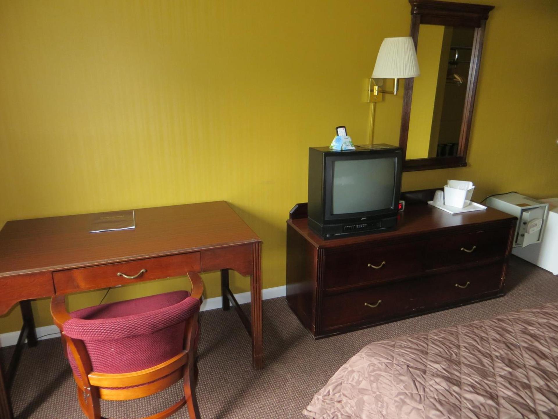 Americourt Hotel and Suites - Elizabethton photo 41