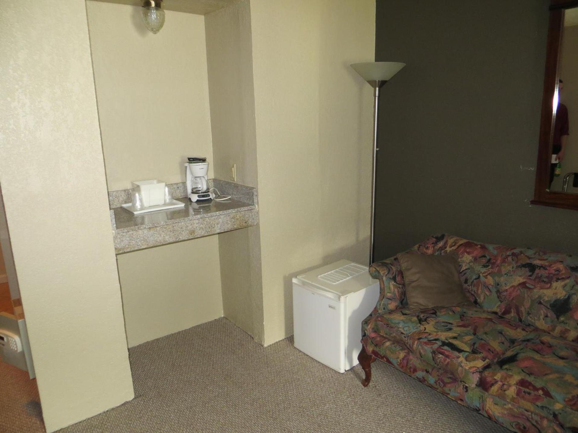 Americourt Hotel and Suites - Elizabethton photo 43