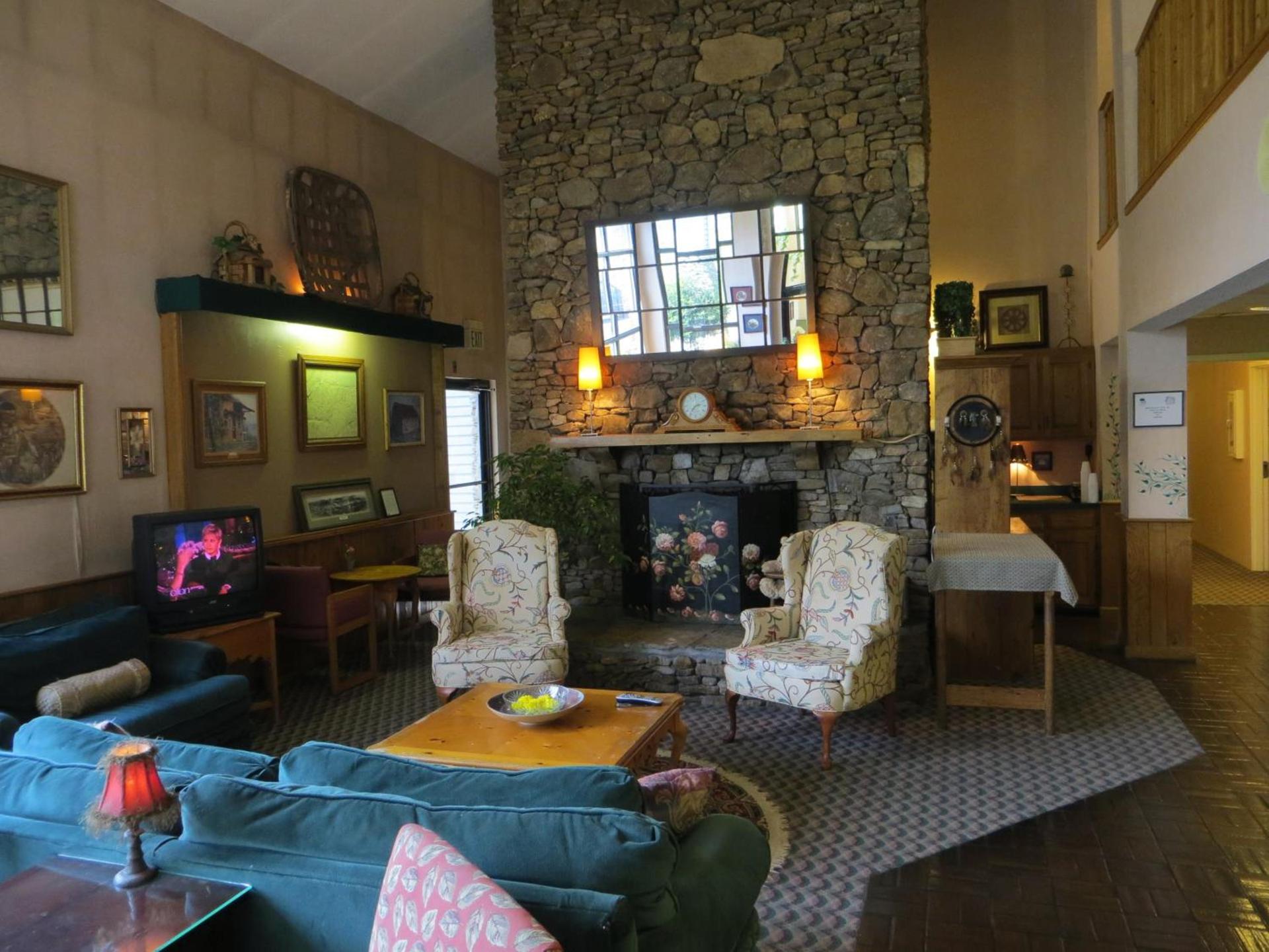 Americourt Hotel - Mountain City photo 3