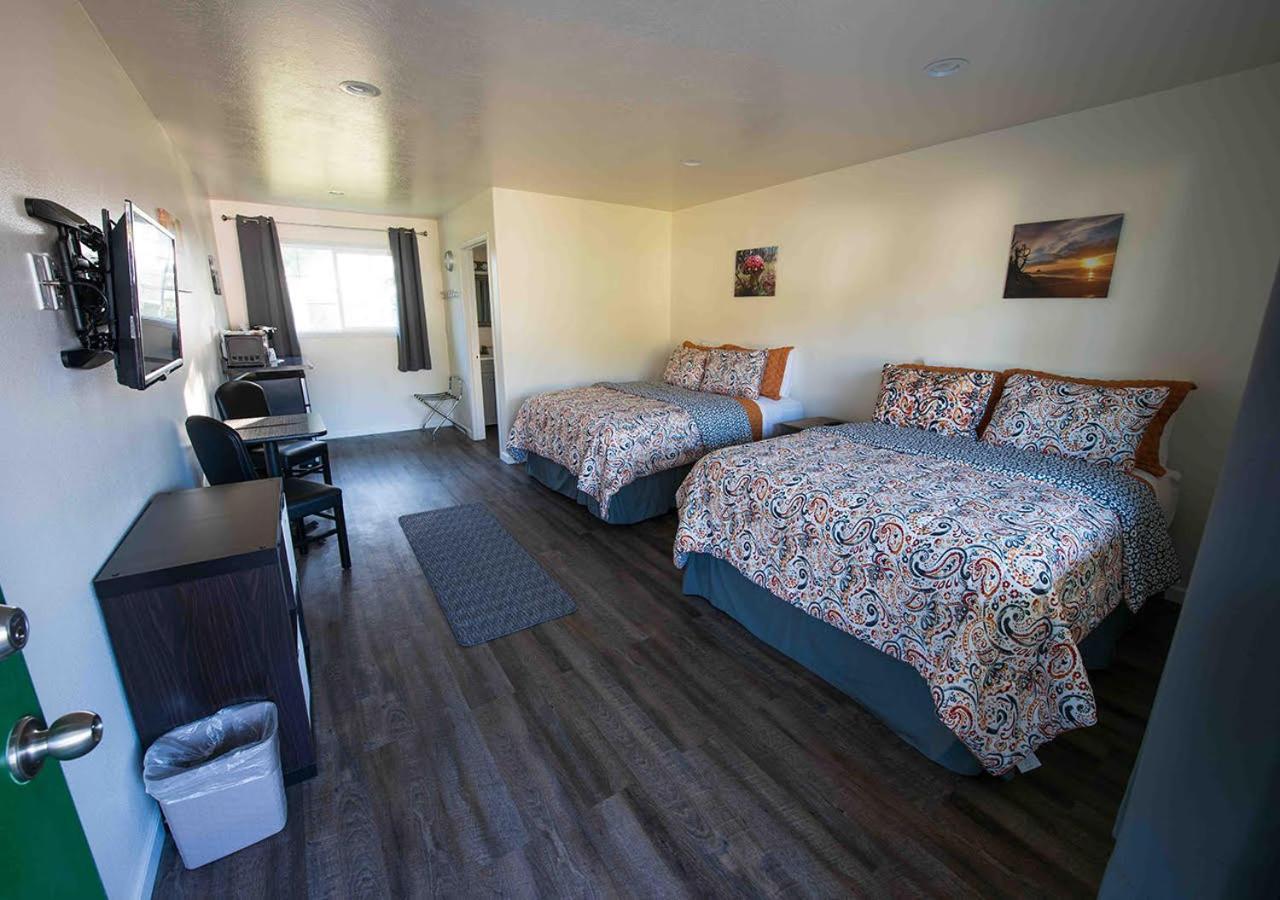 Pacific City Inn photo 20