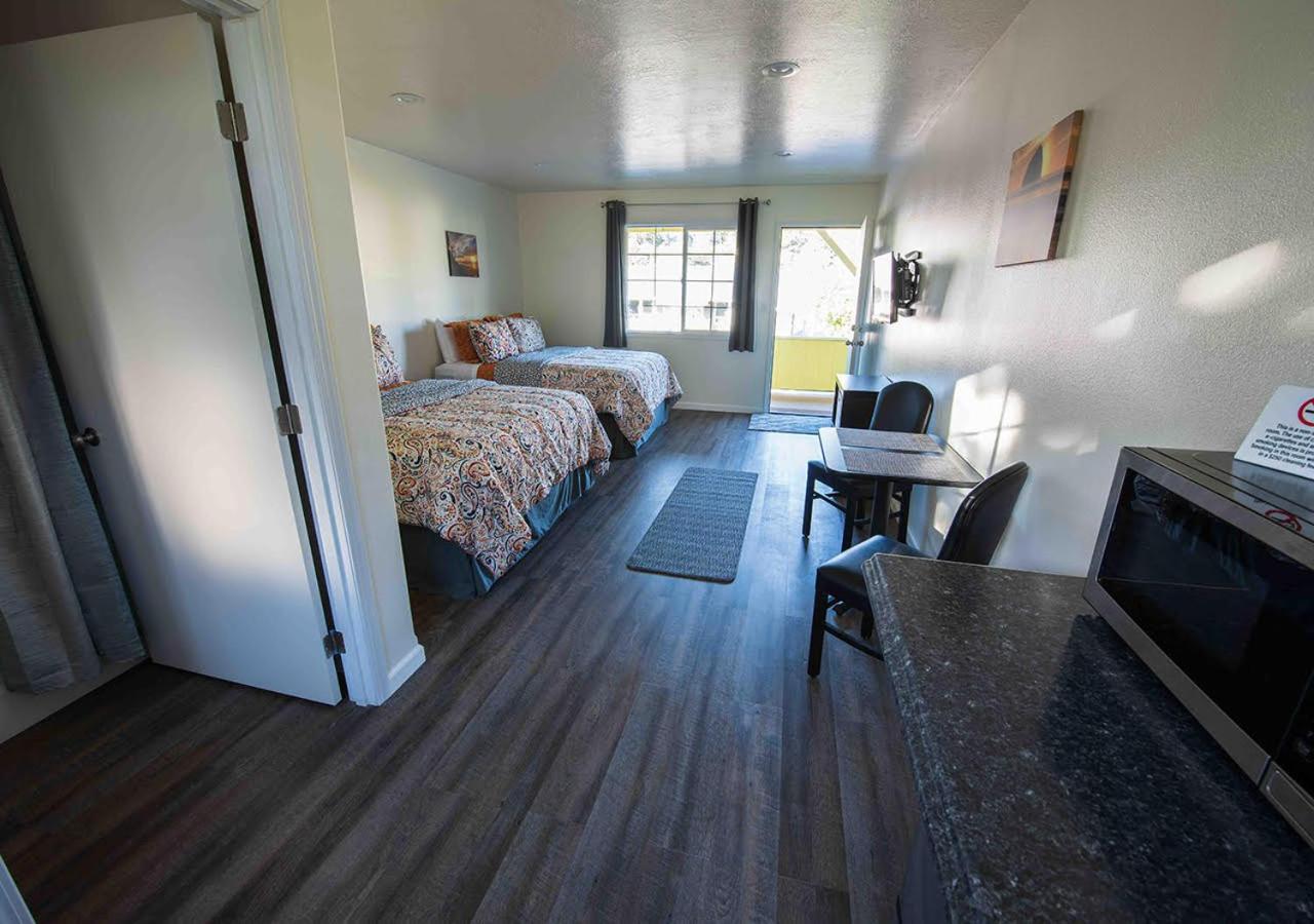 Pacific City Inn photo 13