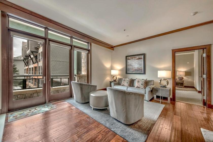 Constellation Residences photo 52