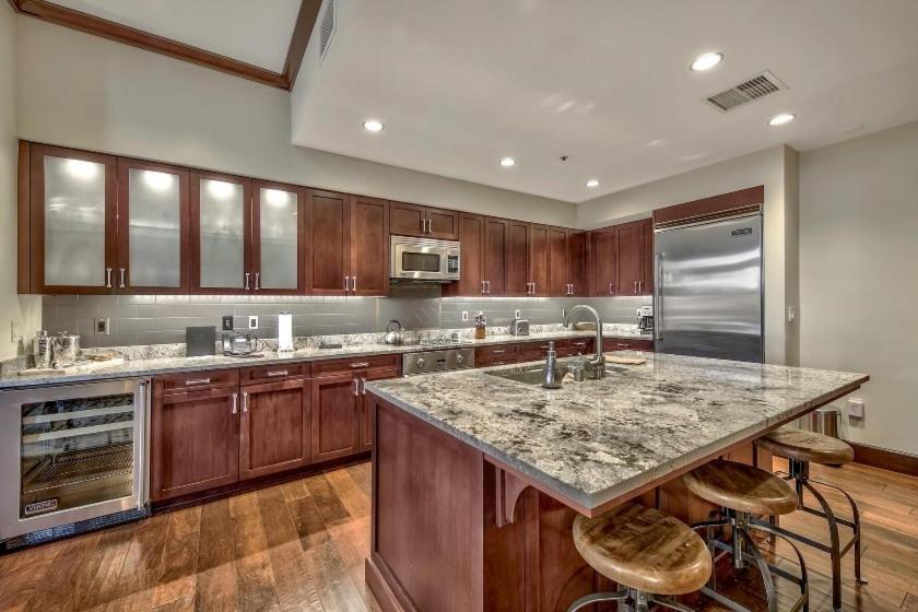 Constellation Residences photo 56