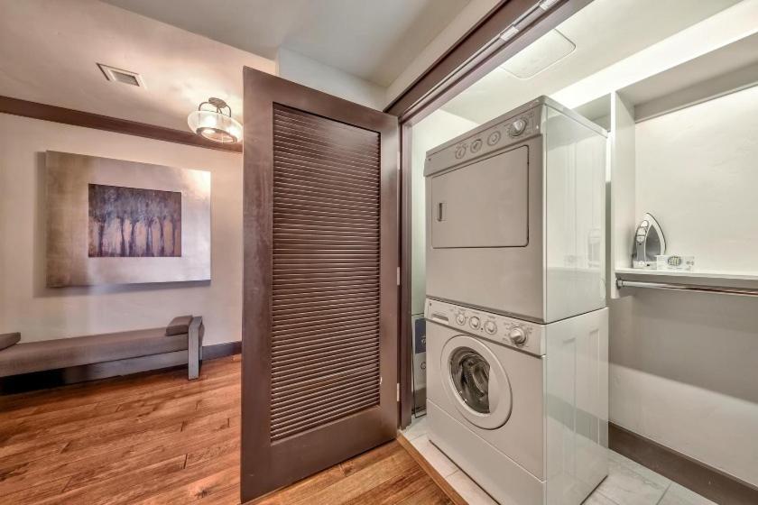 Constellation Residences photo 44