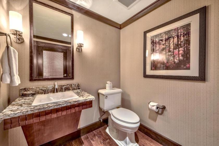 Constellation Residences photo 16