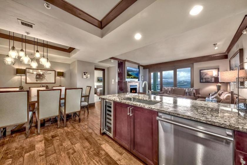 Constellation Residences photo 18