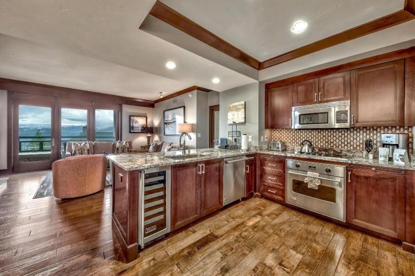 Constellation Residences photo 19