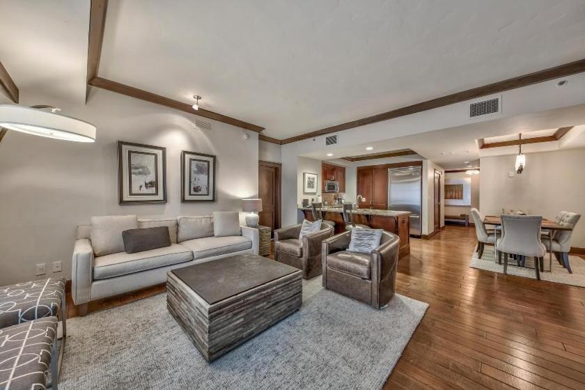 Constellation Residences photo 46