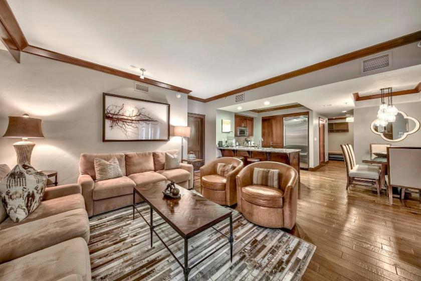 Constellation Residences photo 9