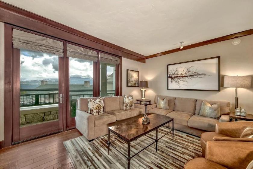 Constellation Residences photo 21
