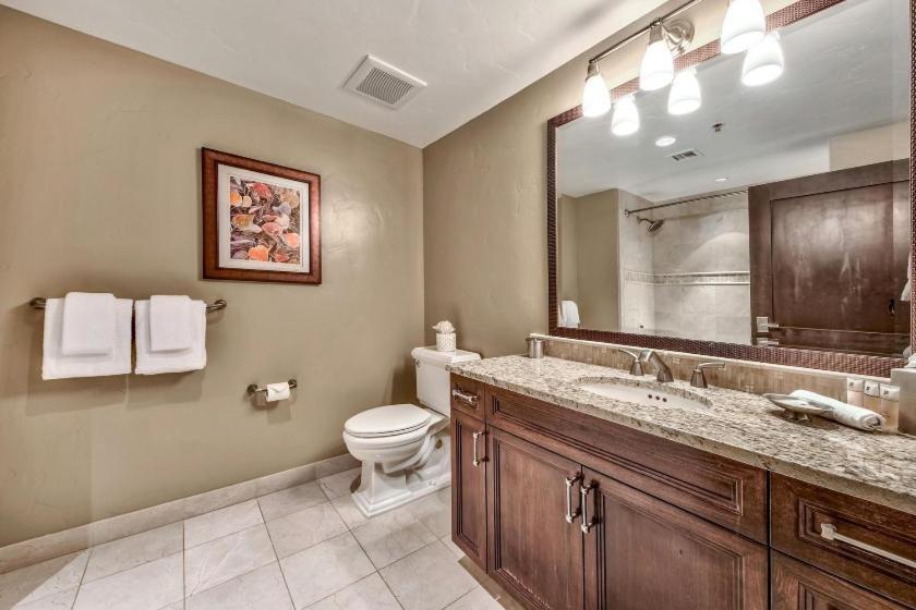 Constellation Residences photo 25