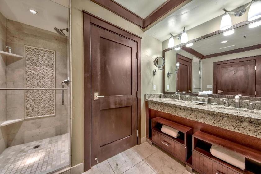 Constellation Residences photo 26