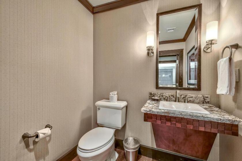 Constellation Residences photo 35