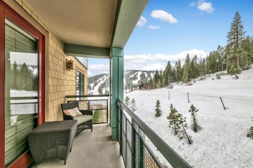 Constellation Residences photo 38