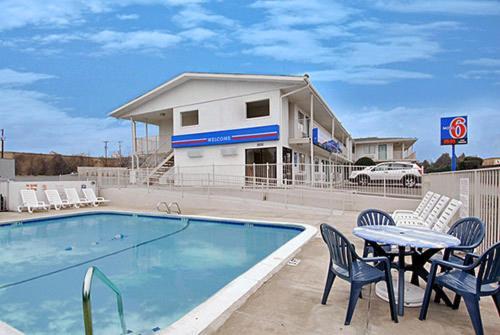 Motel 6-McKinney, TX - North photo 2
