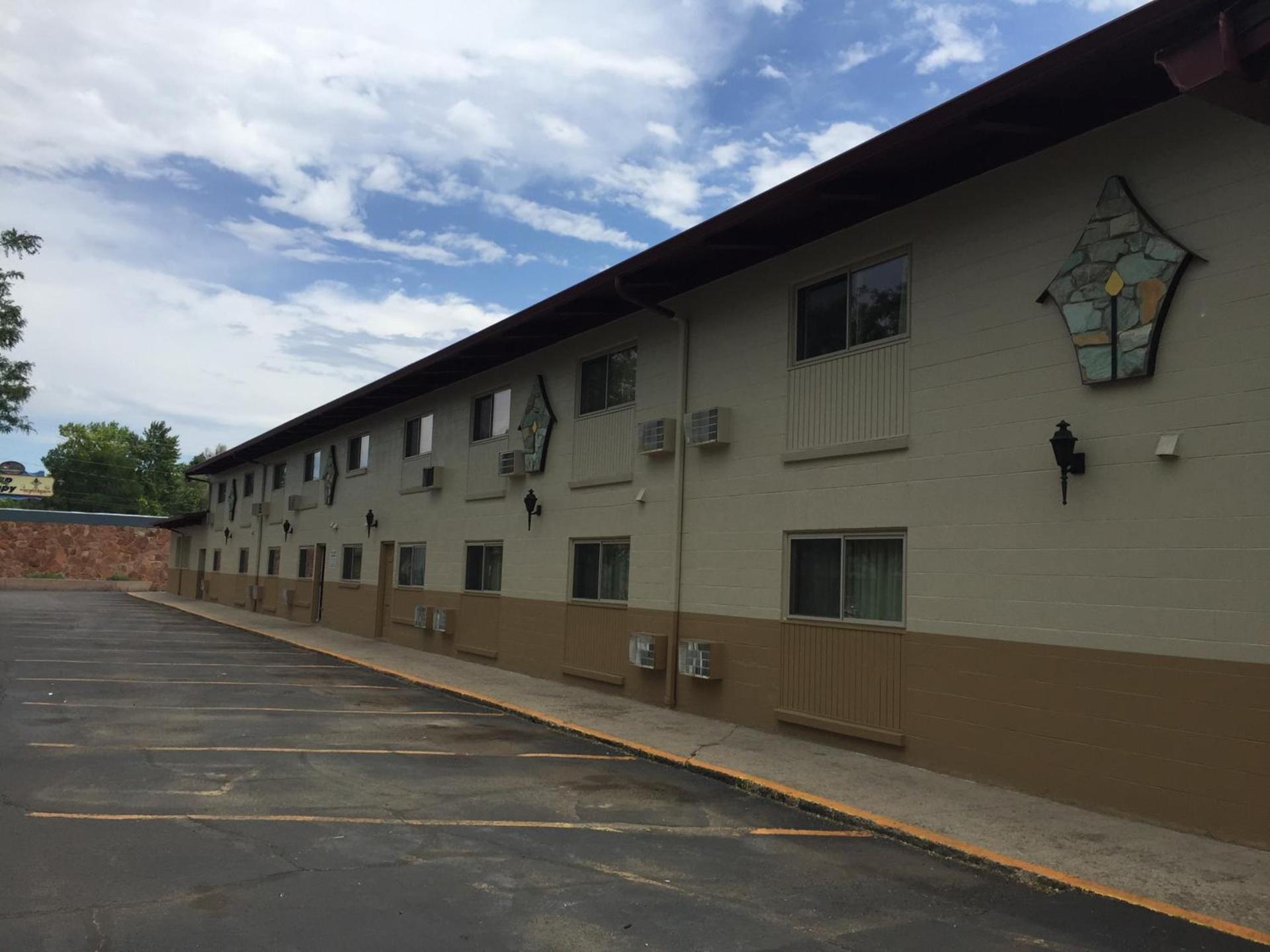 Lamplighter Motel photo 5