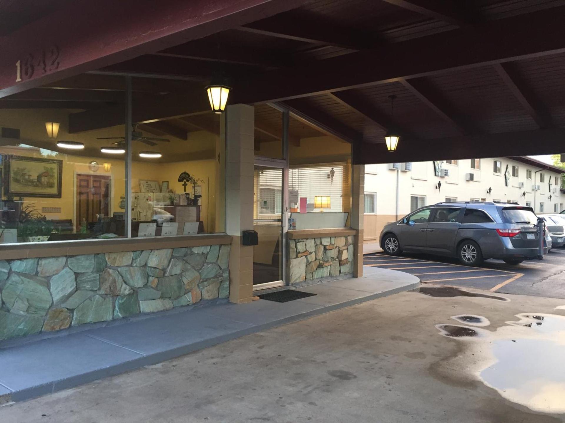 Lamplighter Motel photo 3