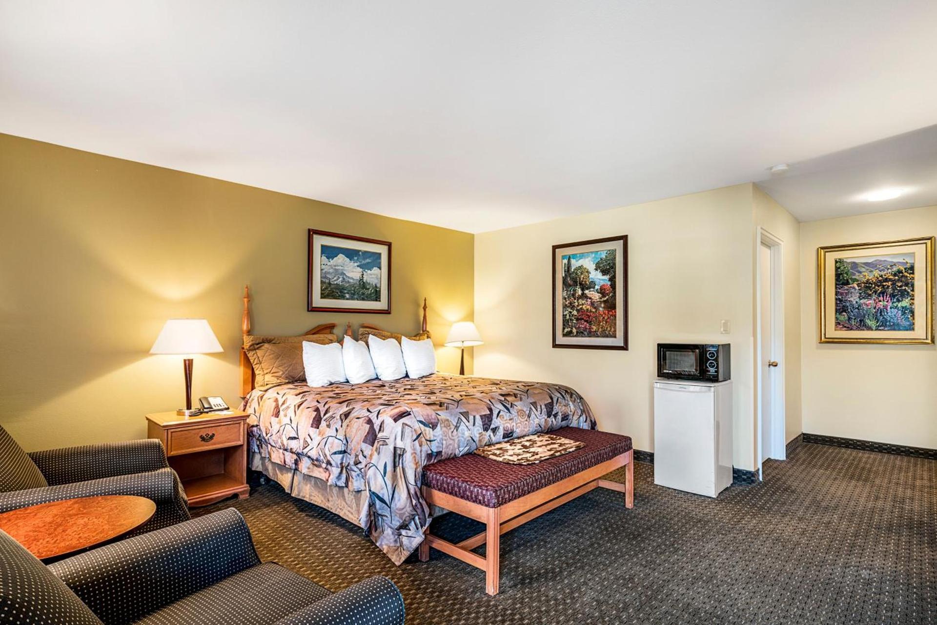 Winnemucca Inn & Casino photo 29