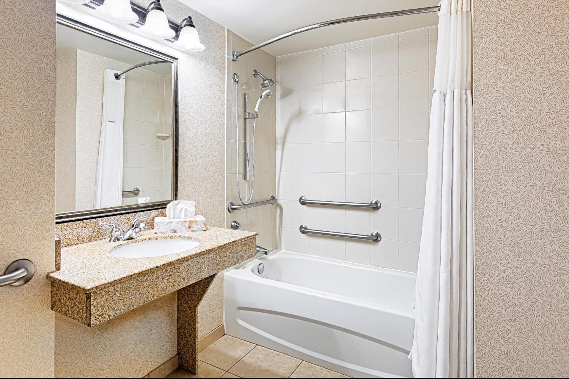 Lexington Expo Hotel by IHG photo 16