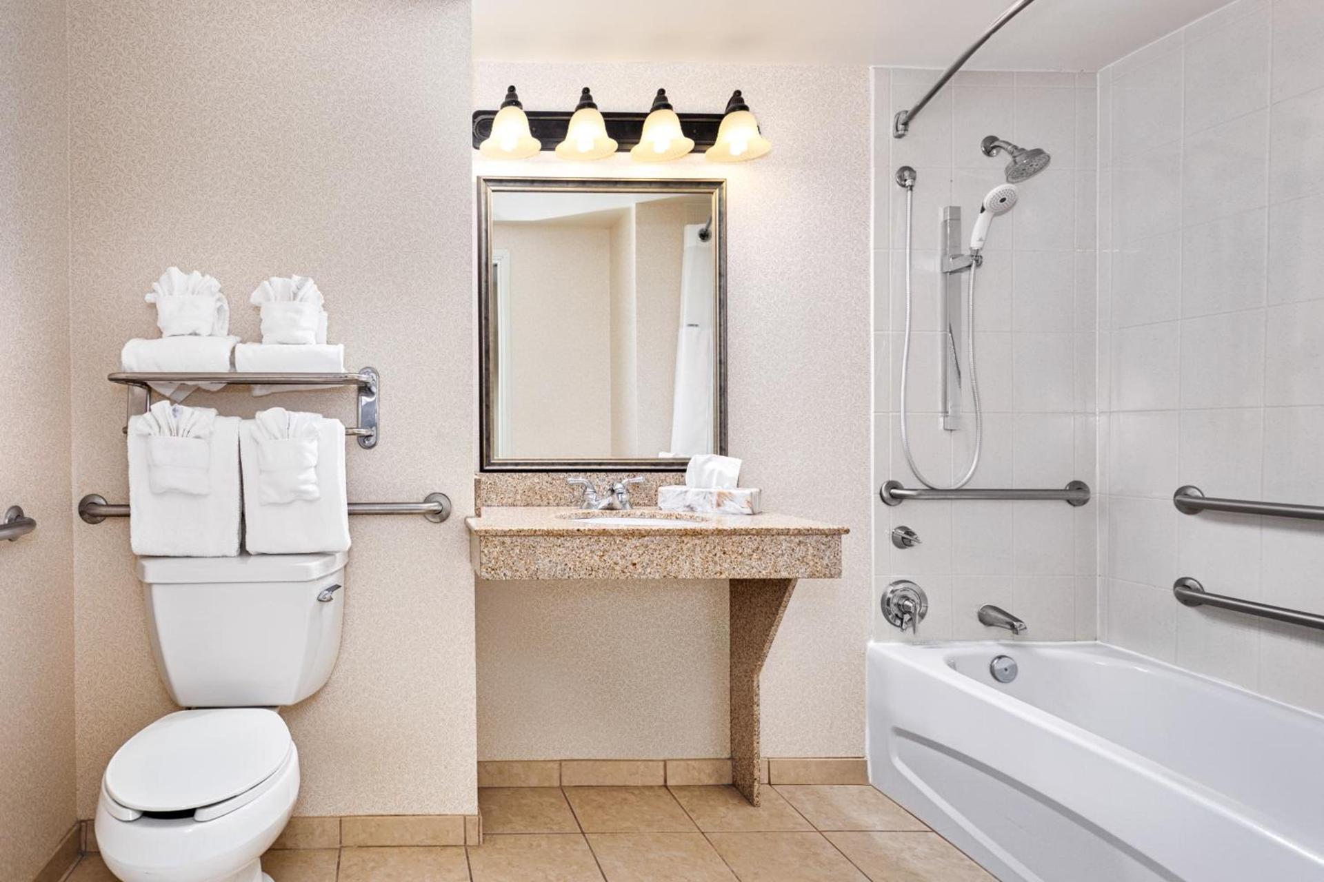 Lexington Expo Hotel by IHG photo 17