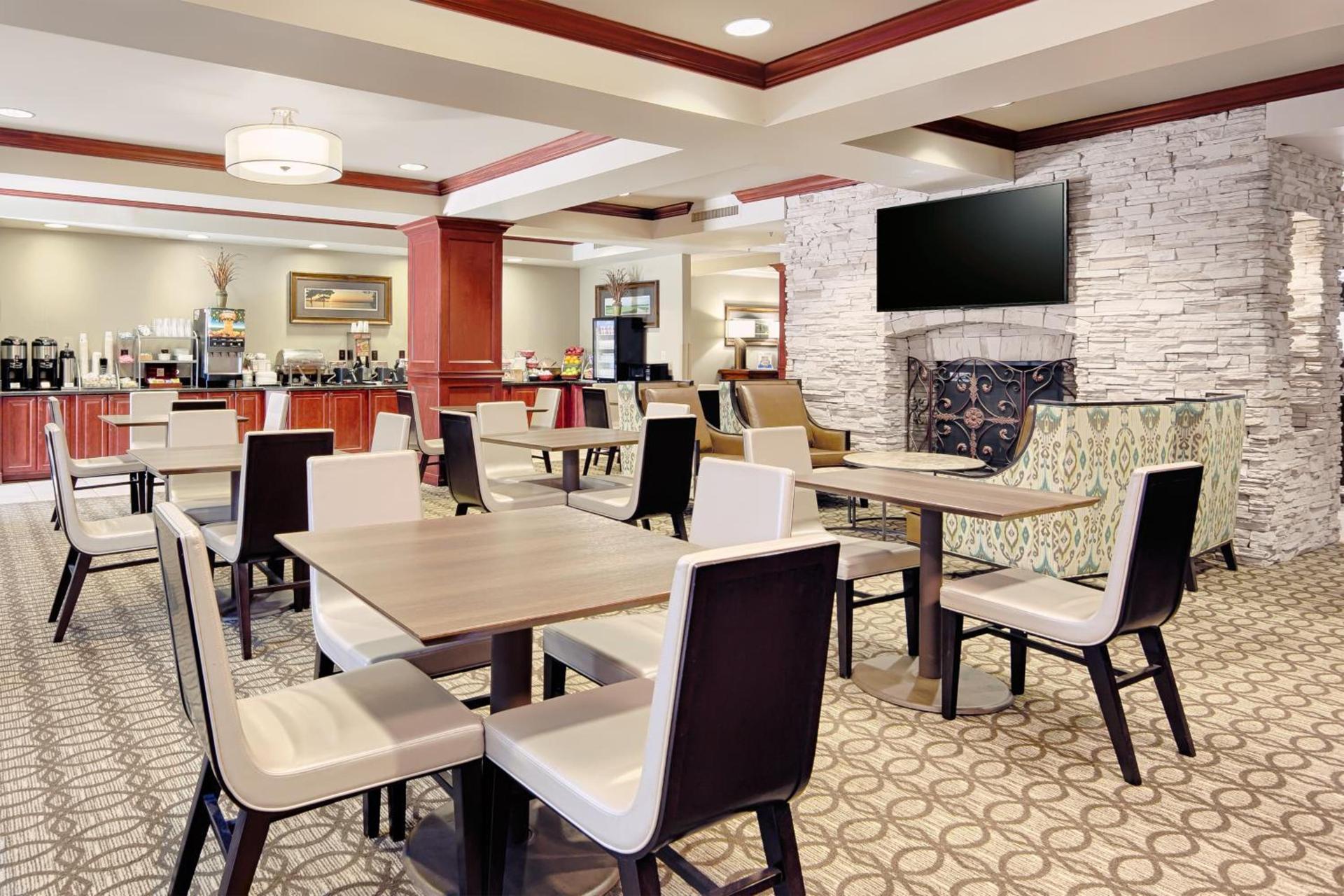 Lexington Expo Hotel by IHG photo 3