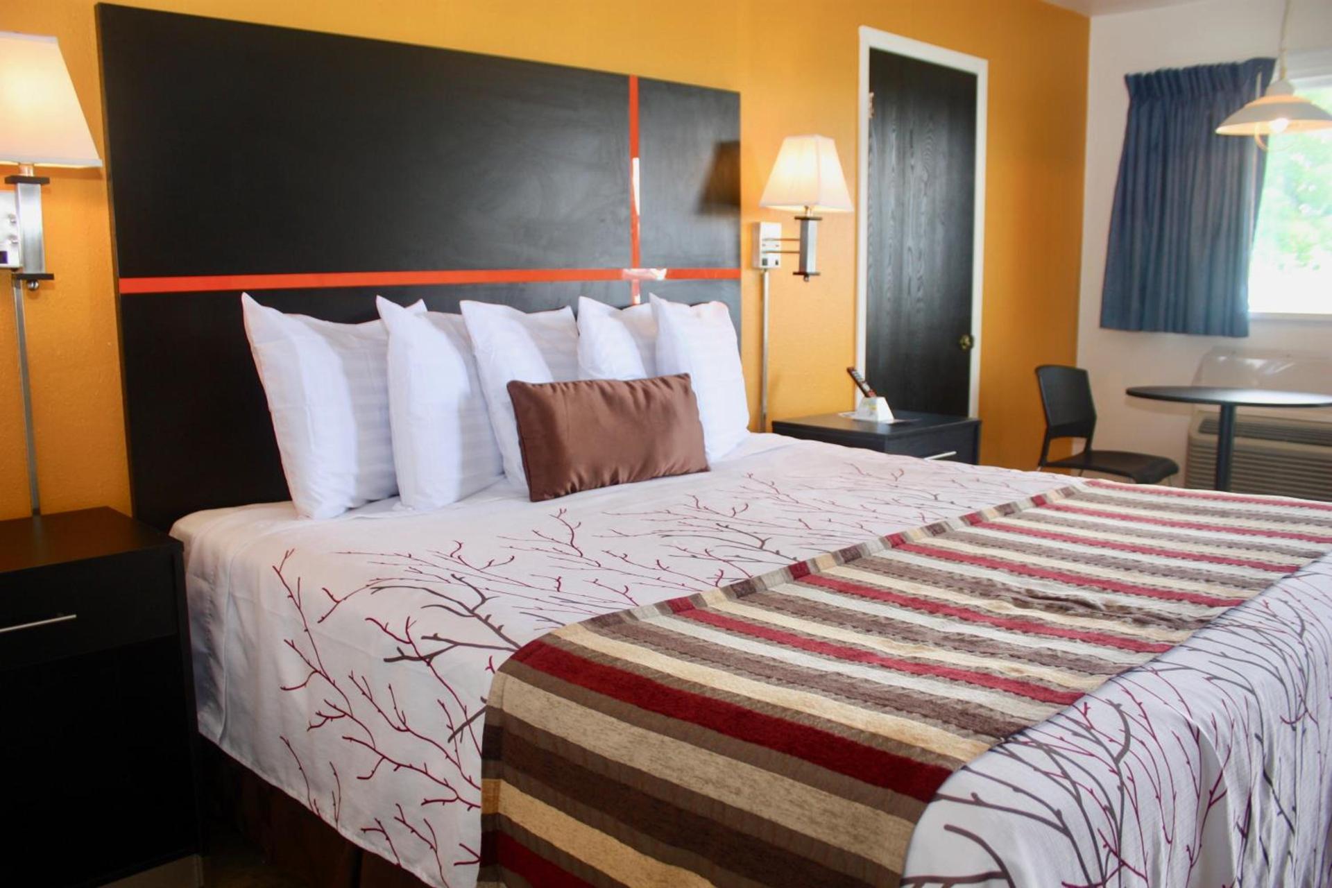 Chaparral Motor Inn photo 13