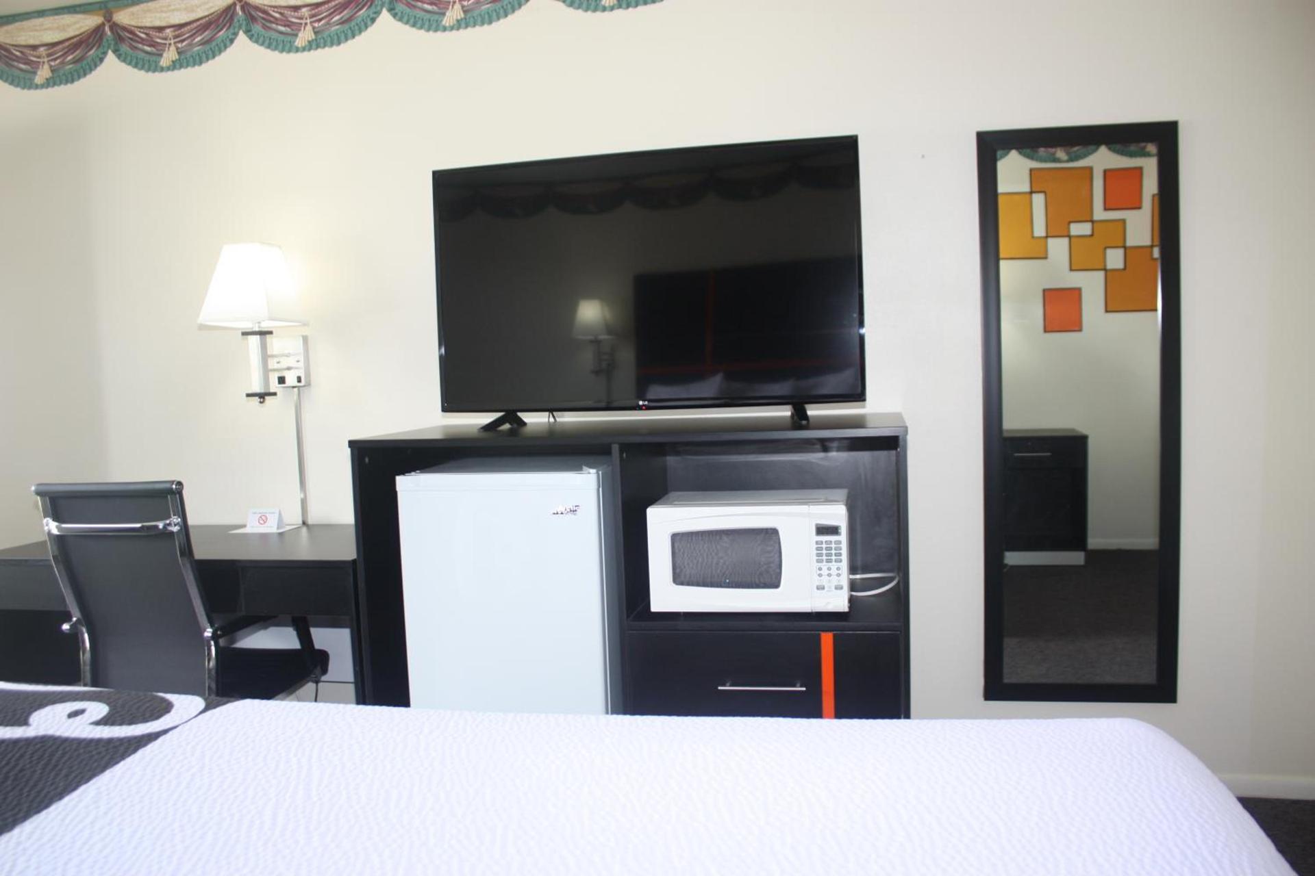Chaparral Motor Inn photo 29