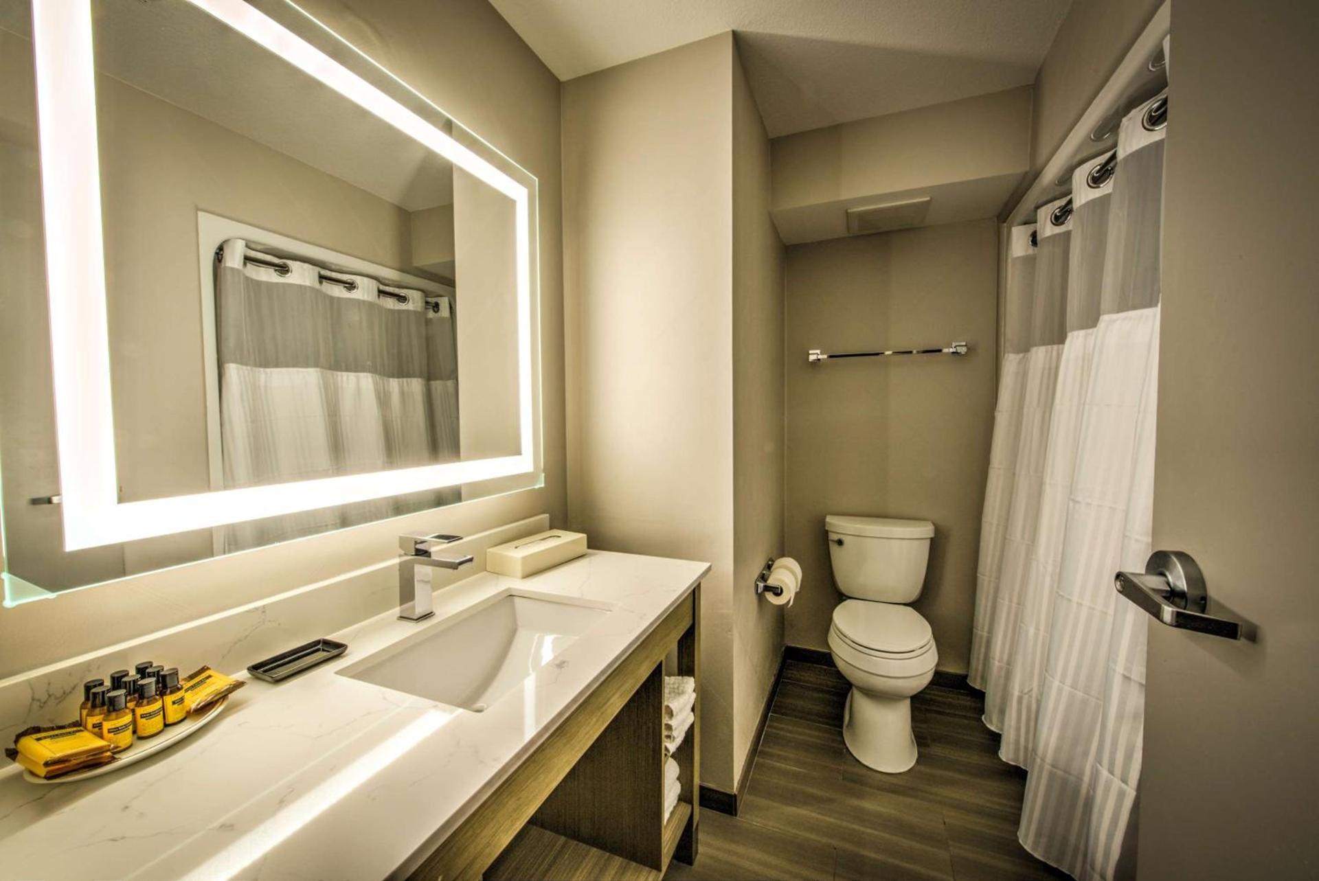Best Western Plus Media Center Inn & Suites photo 18