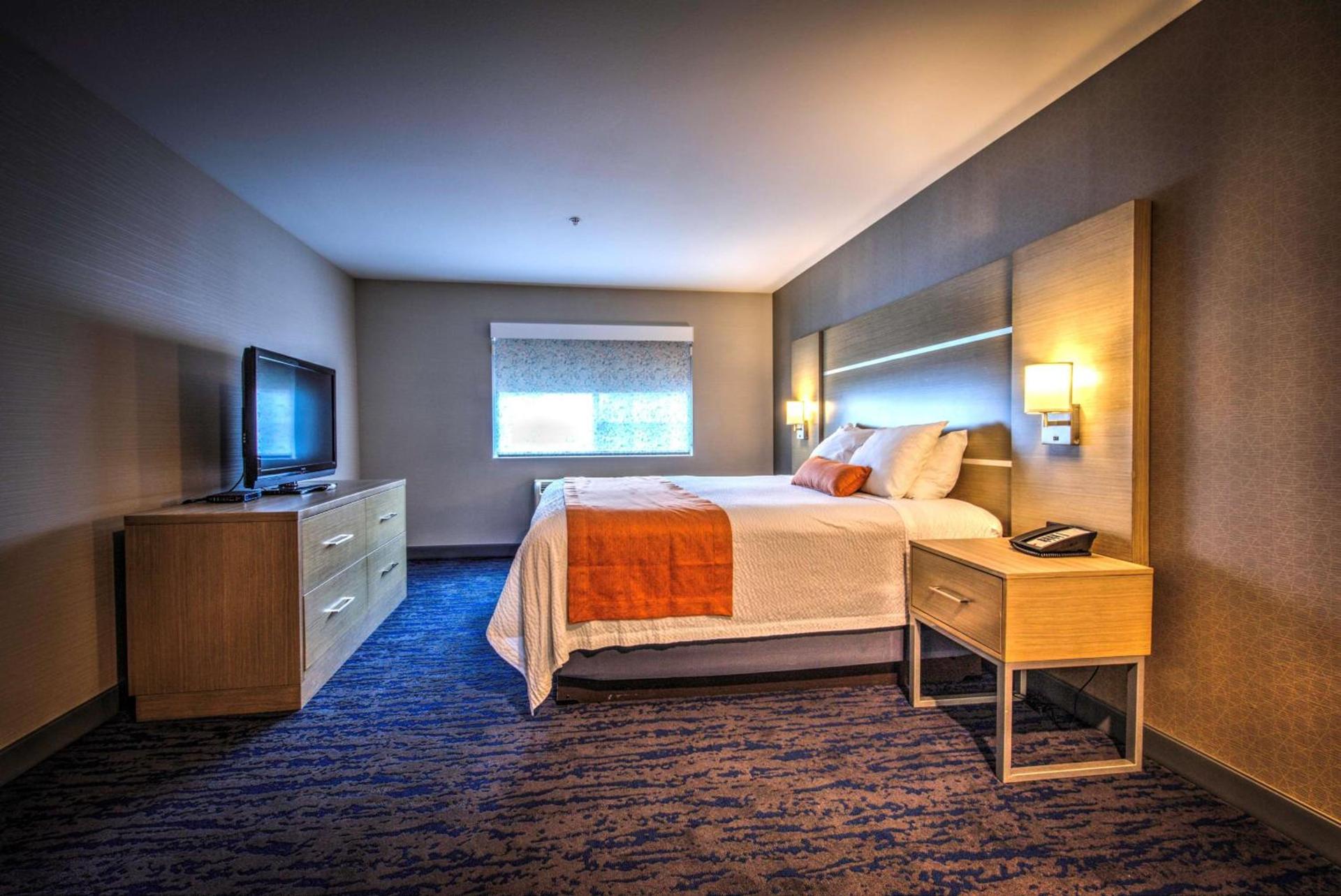Best Western Plus Media Center Inn & Suites photo 28