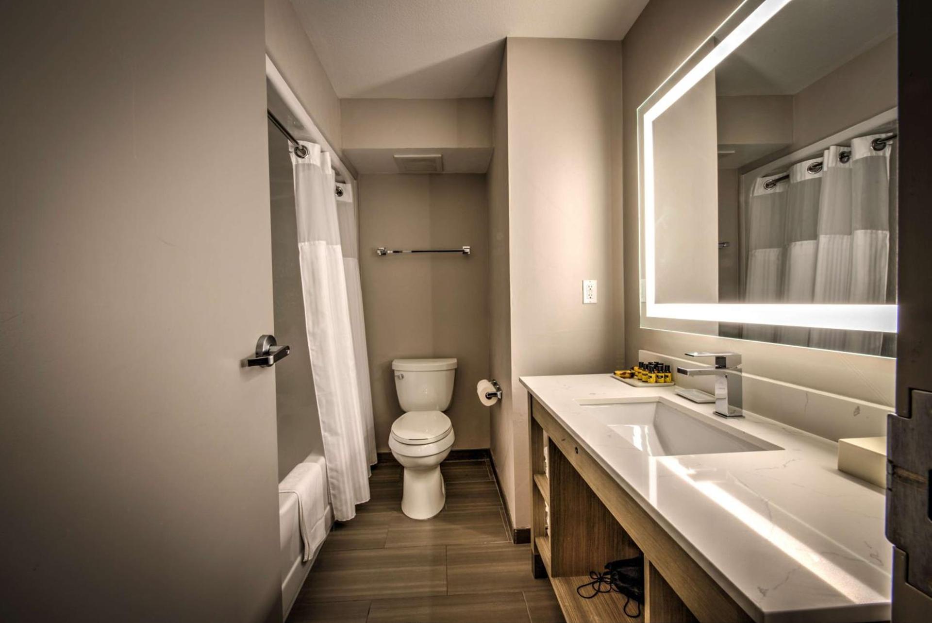 Best Western Plus Media Center Inn & Suites photo 30