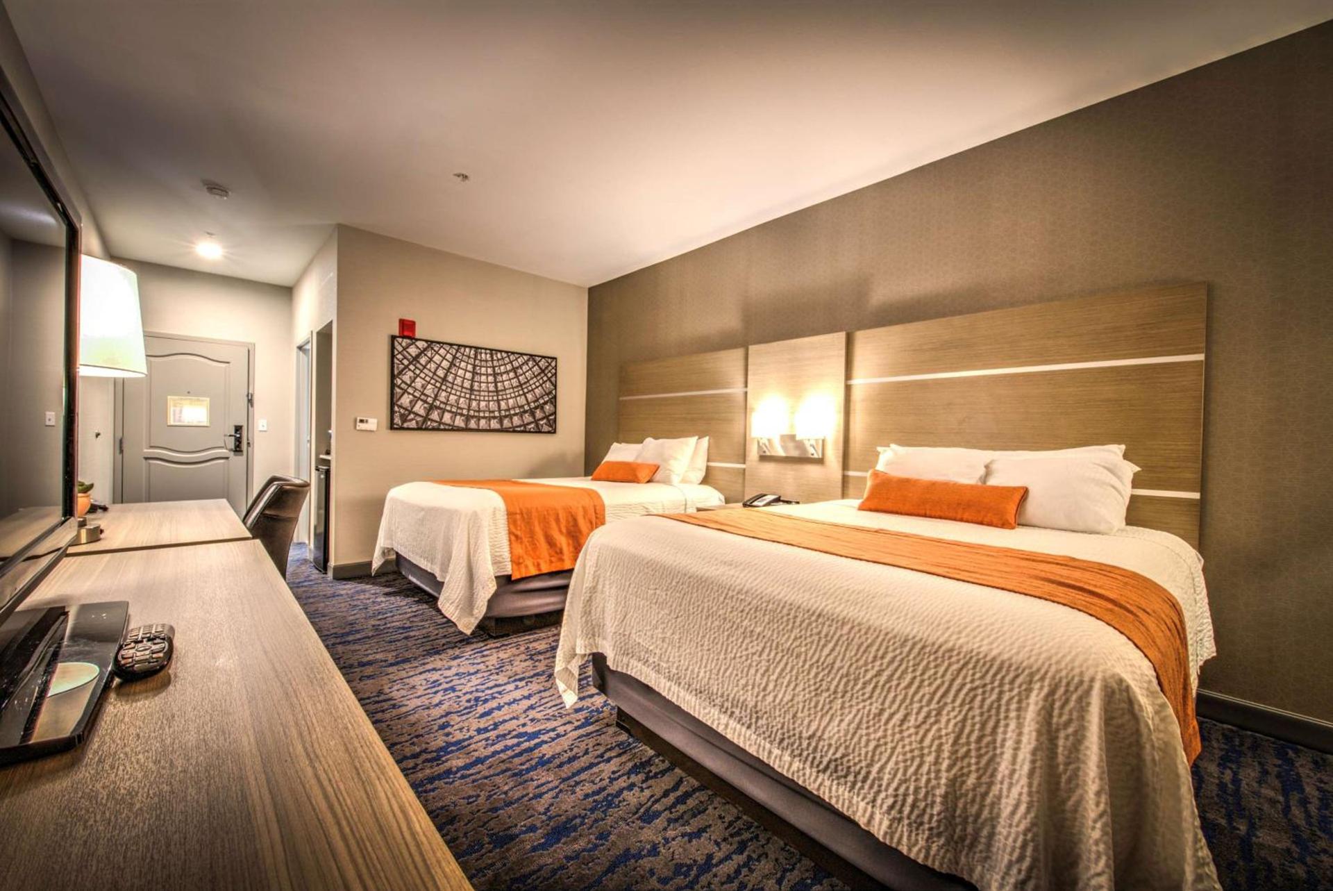 Best Western Plus Media Center Inn & Suites photo 14