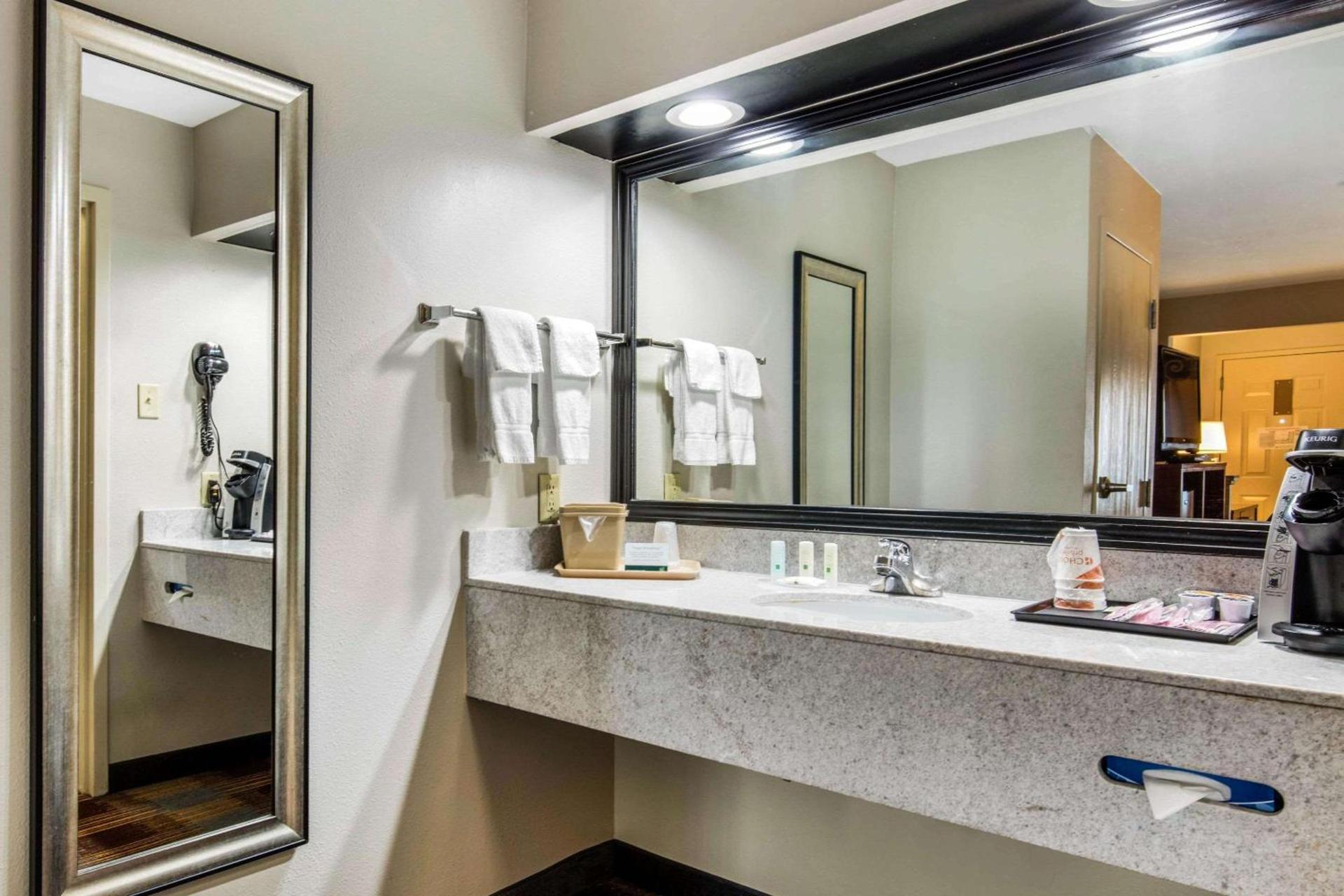 Quality Inn Memphis Airport photo 6