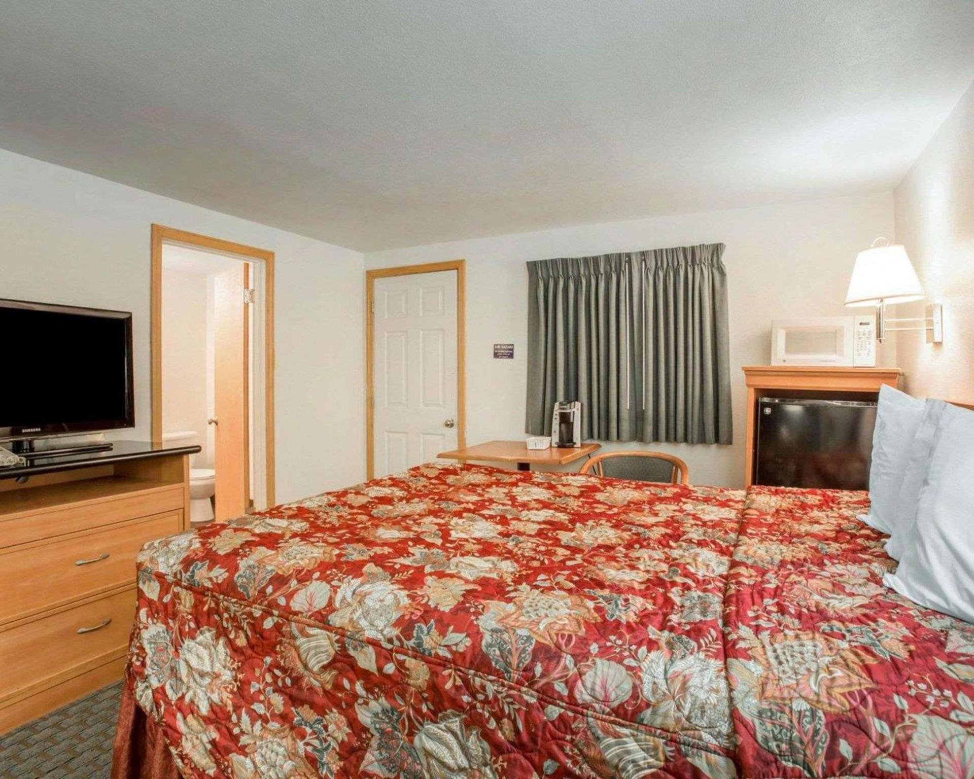 Rodeway Inn Newport photo 19