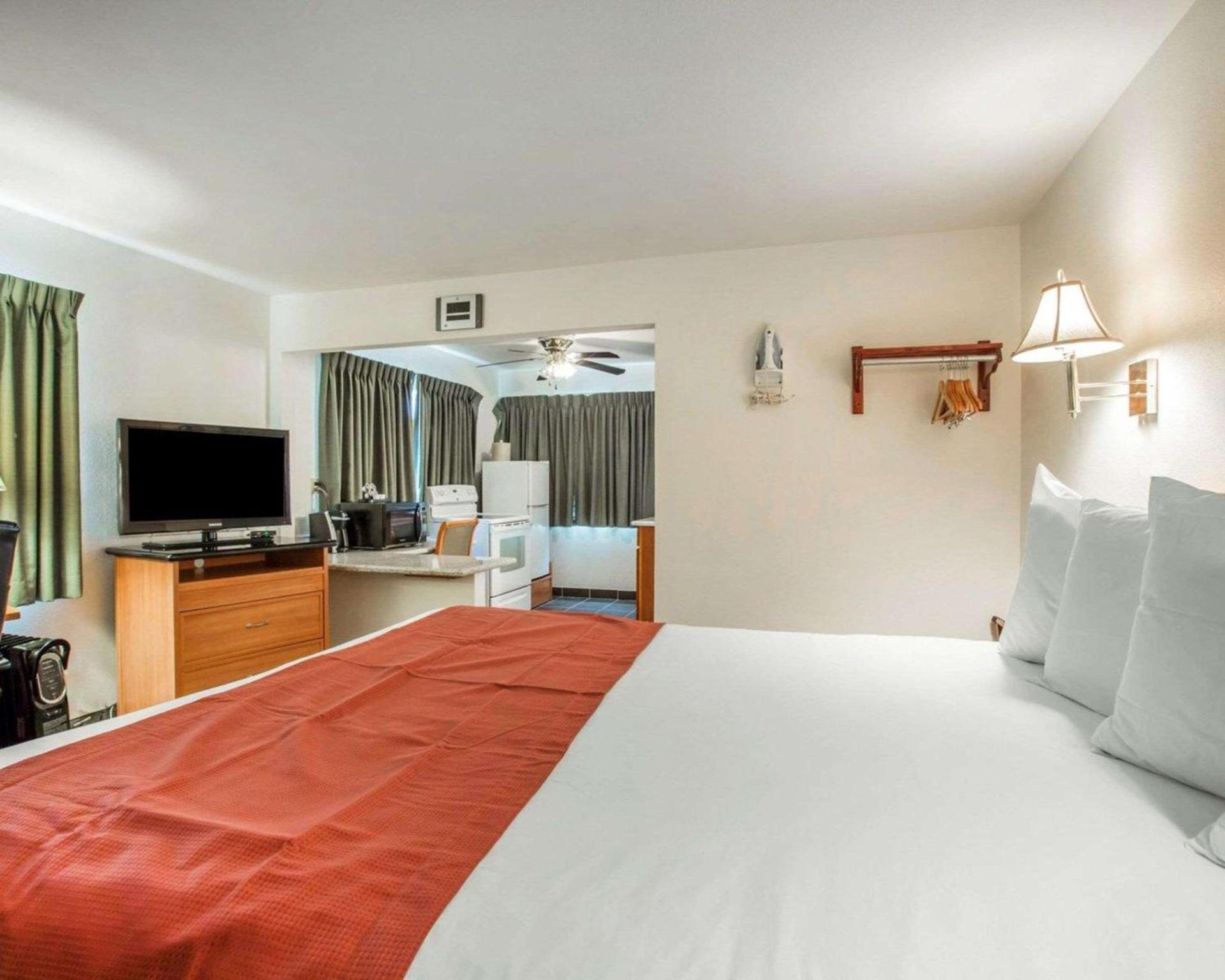 Rodeway Inn Newport photo 4