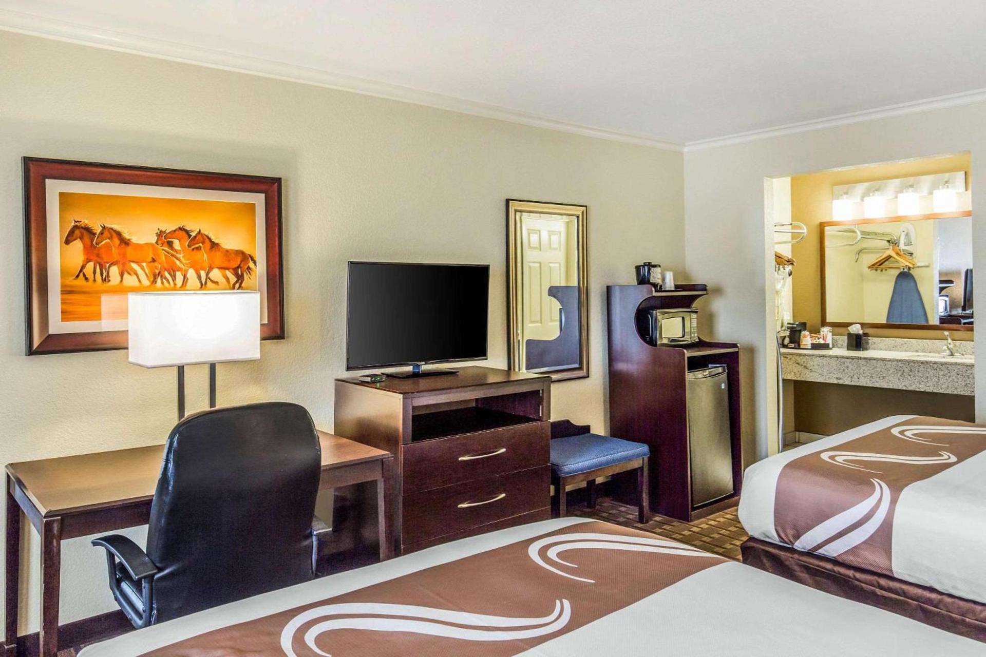 Quality Inn & Suites photo 25