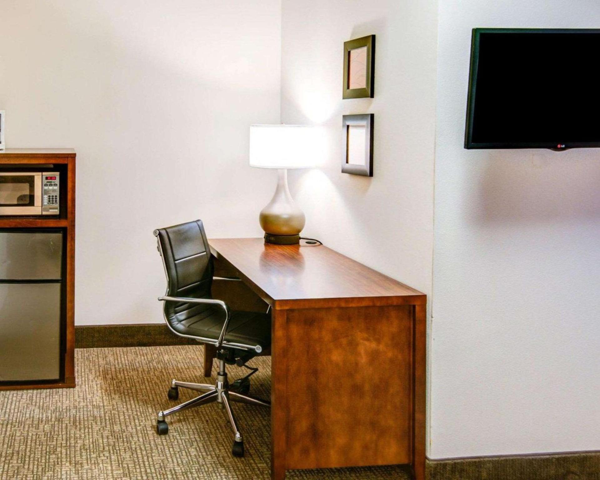 Comfort Inn Redding Near I-5 photo 40