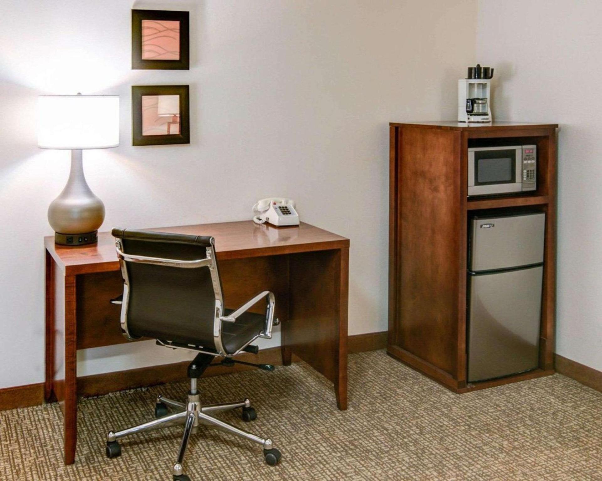 Comfort Inn Redding Near I-5 photo 14