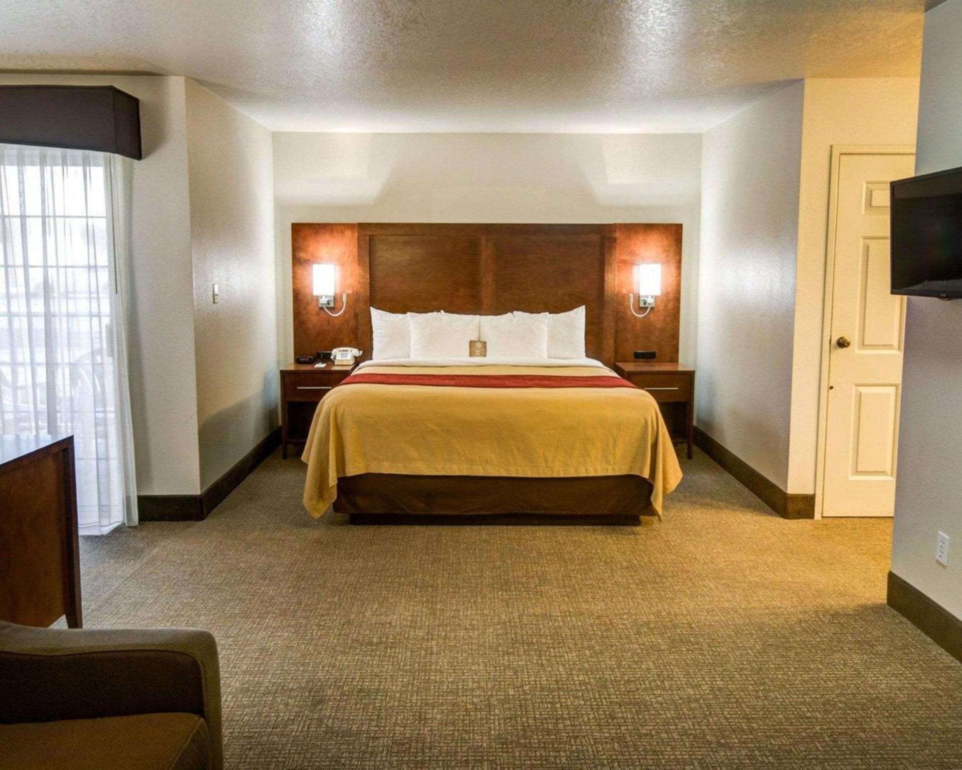 Comfort Inn Redding Near I-5 photo 18