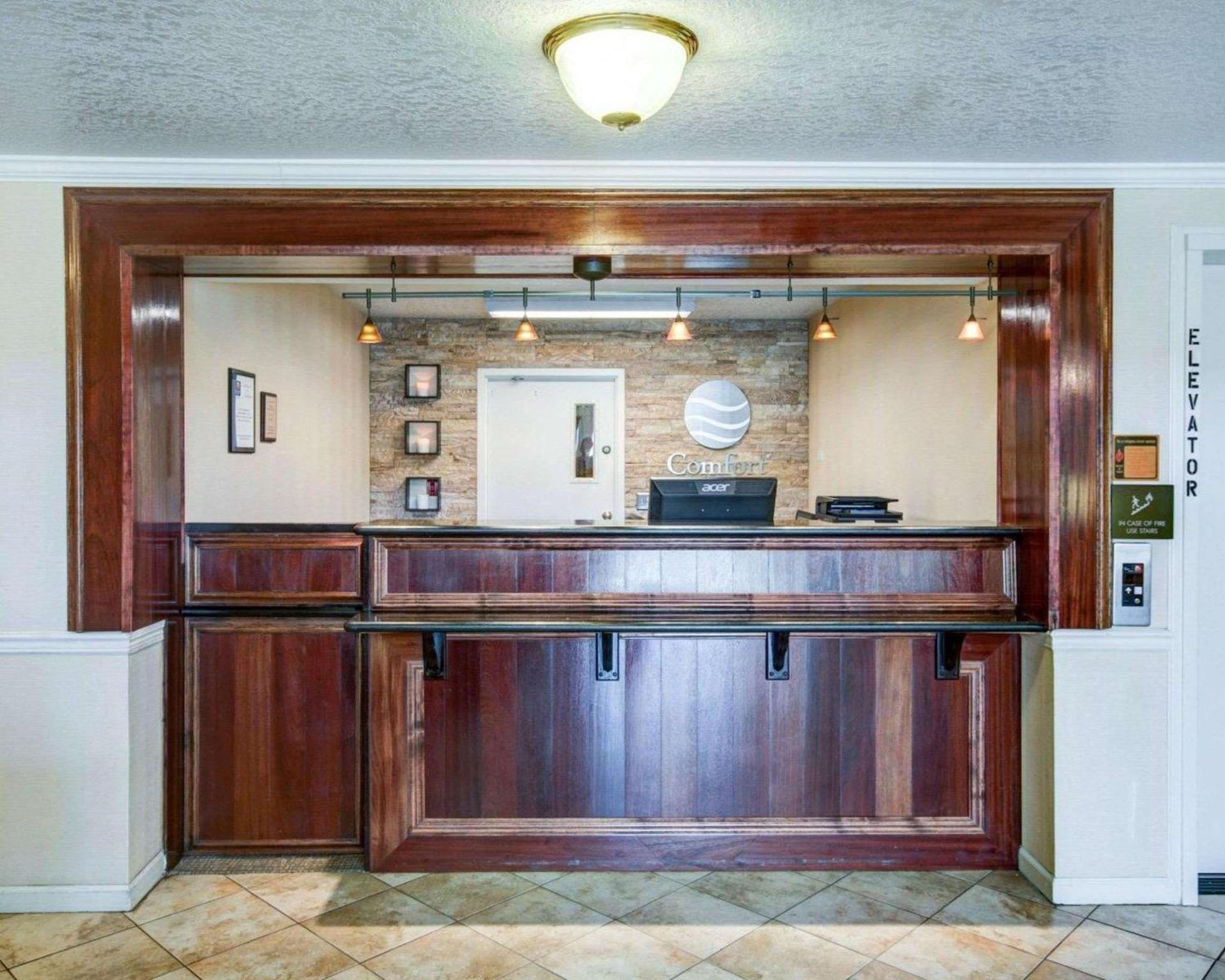 Comfort Inn Redding Near I-5 photo 34