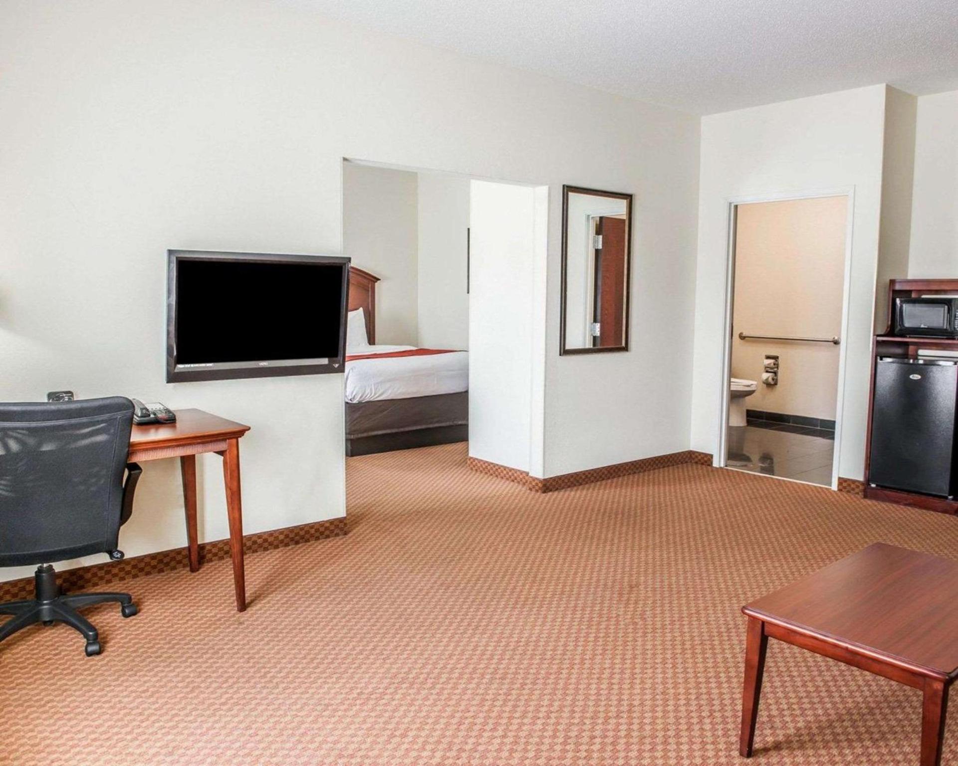 Comfort Suites near Indianapolis Airport photo 18