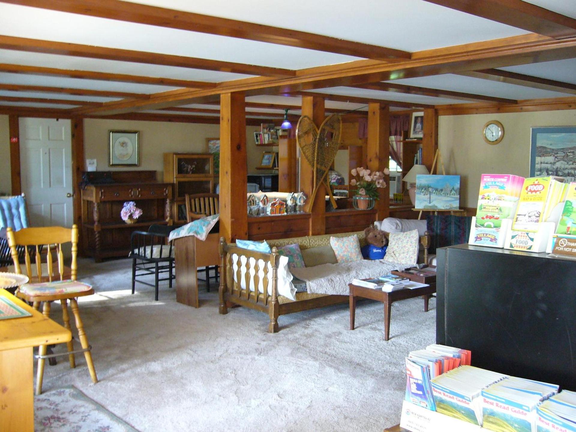 White Trellis Motel photo 4