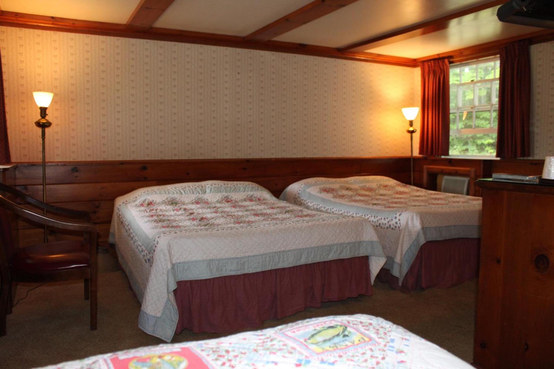 White Trellis Motel photo 21