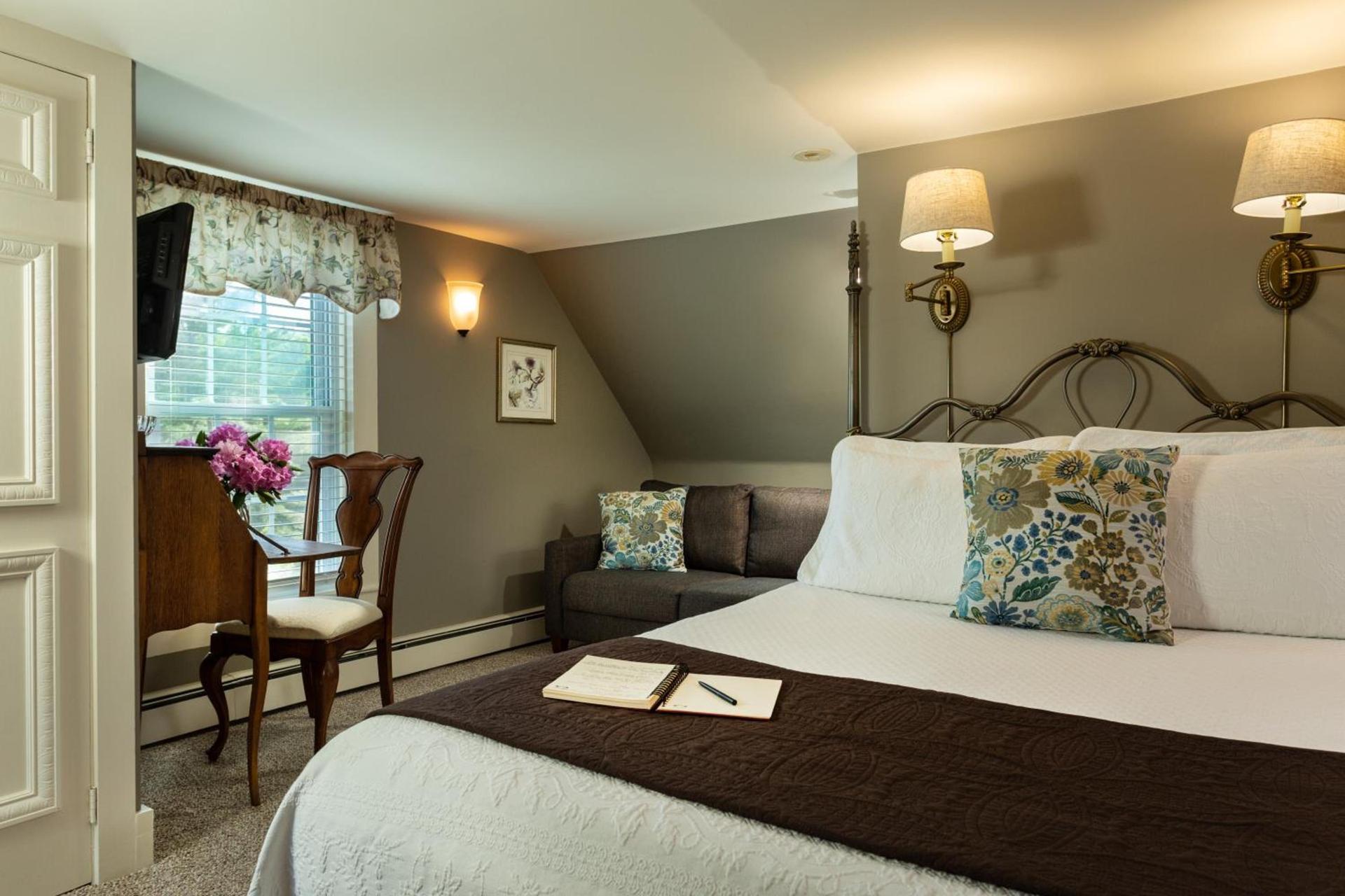 Inn at Pleasant Lake photo 20