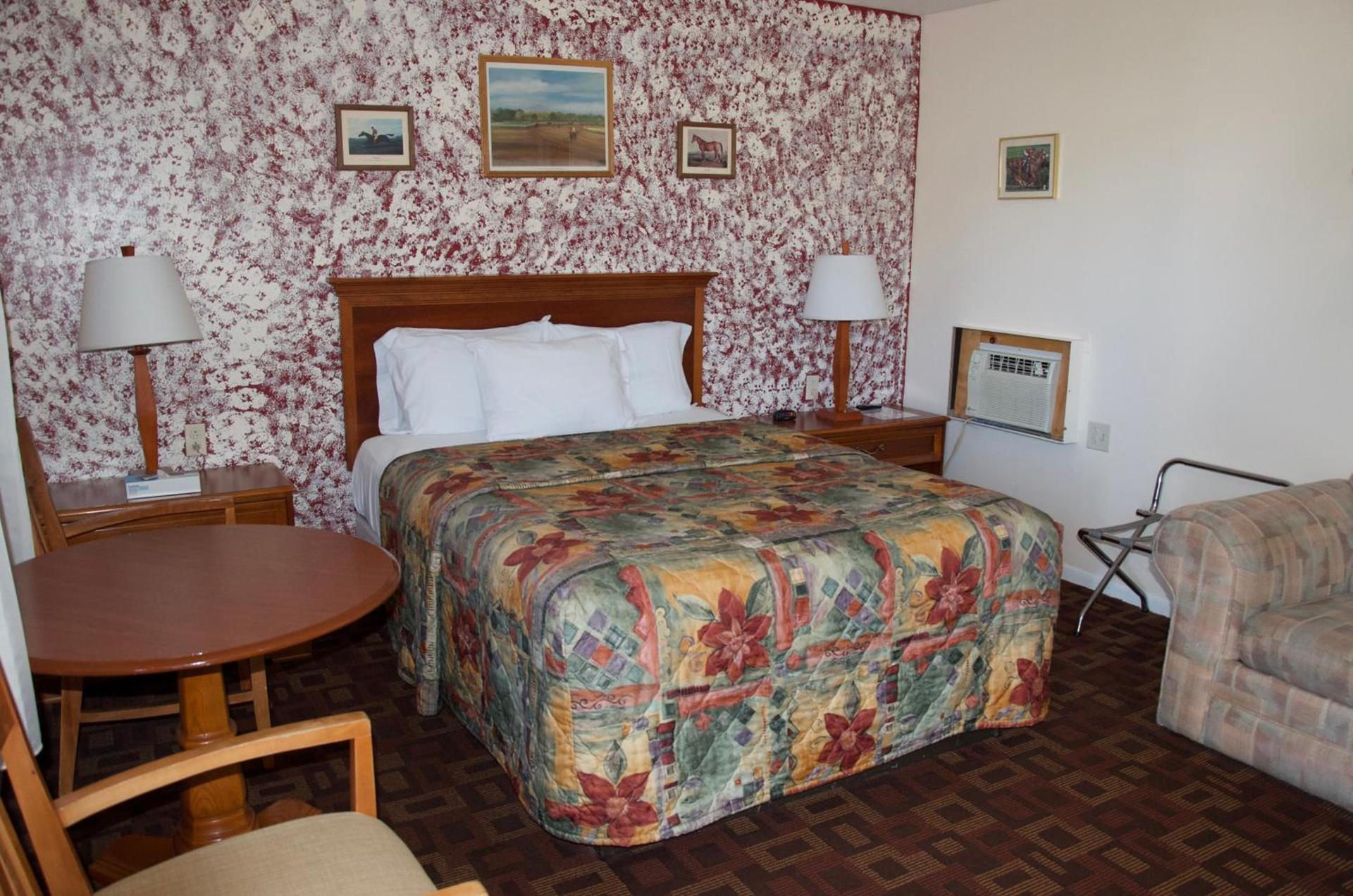 Sara Glen Motel - Saratoga Springs-Glens Falls photo 29