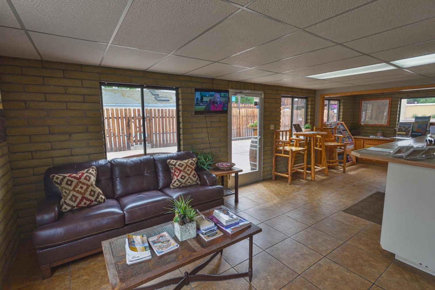 Rustic Inn photo 3