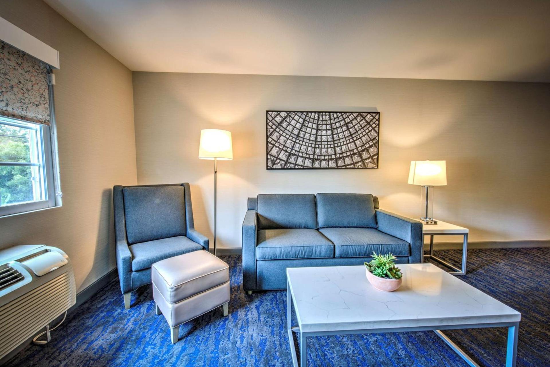 Best Western Plus Media Center Inn & Suites photo 33