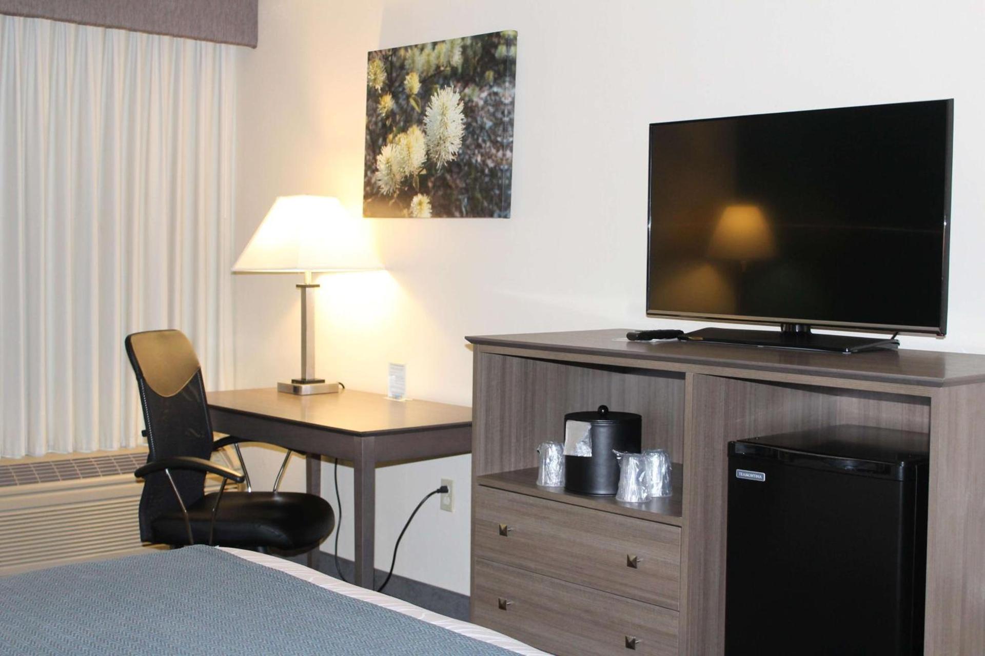 Best Western Plus Yadkin Valley Inn & Suites photo 24