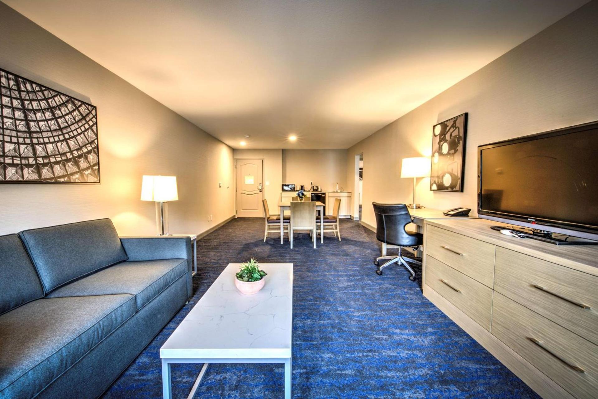 Best Western Plus Media Center Inn & Suites photo 24