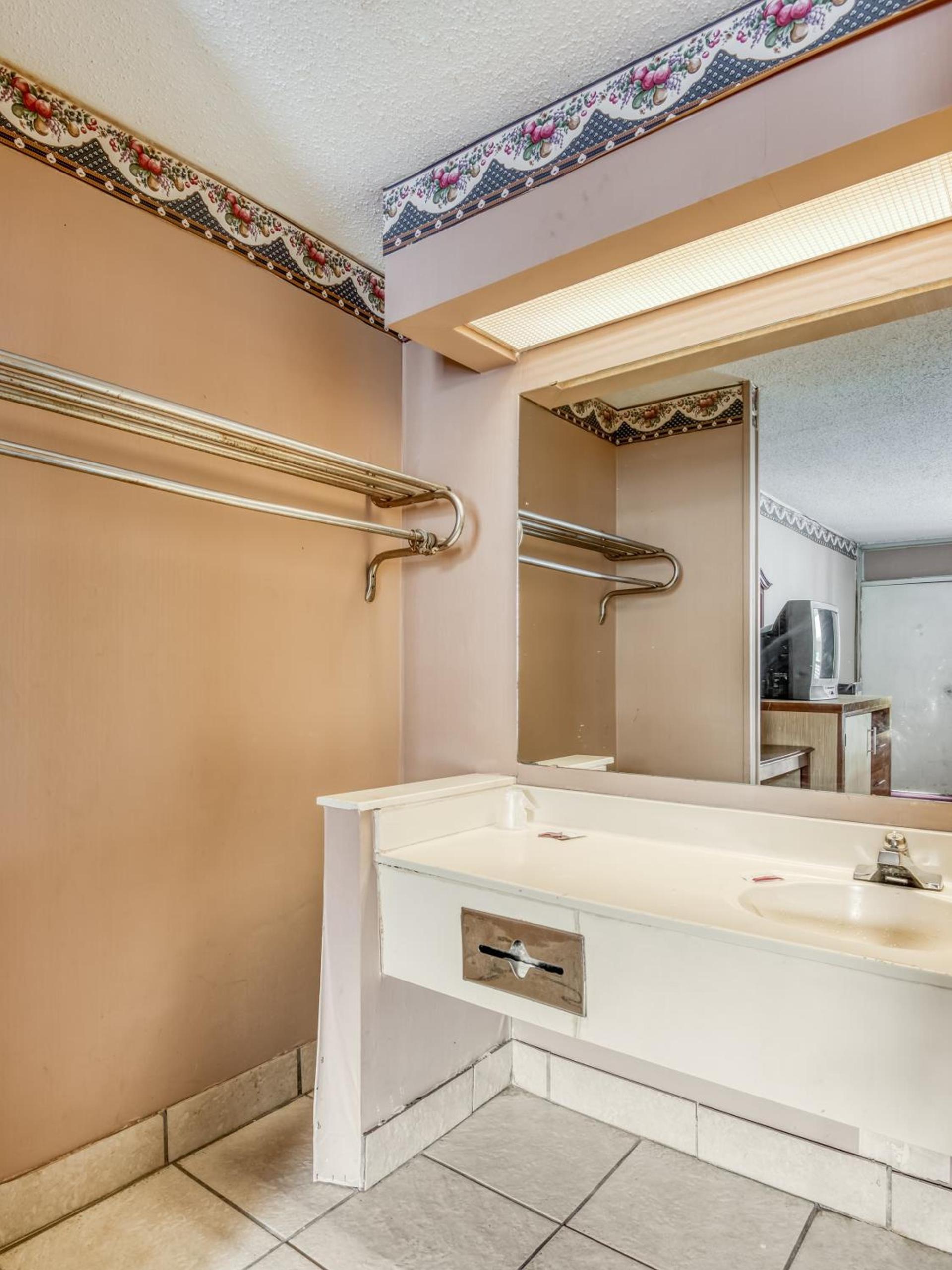 OYO Hotel Jackson North I-55 photo 39