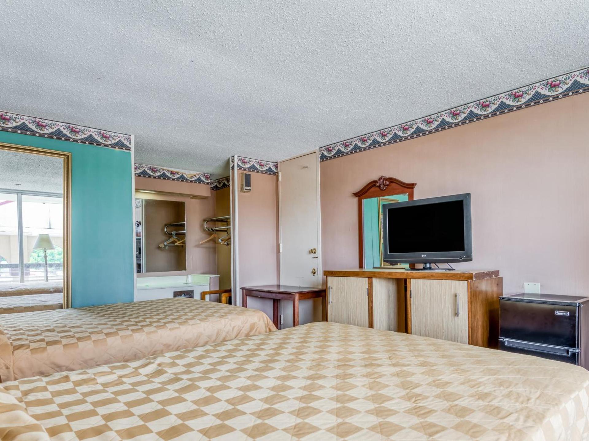OYO Hotel Jackson North I-55 photo 27